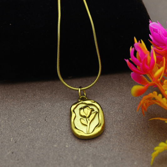 Gold Plated Floral Pendant Anti Tarnish Necklace1