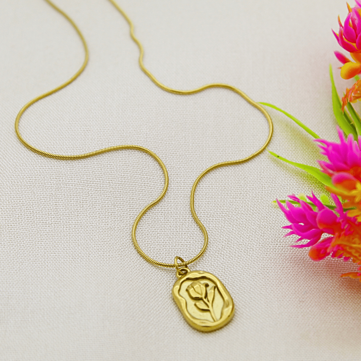 Gold Plated Floral Pendant Anti Tarnish Necklace2