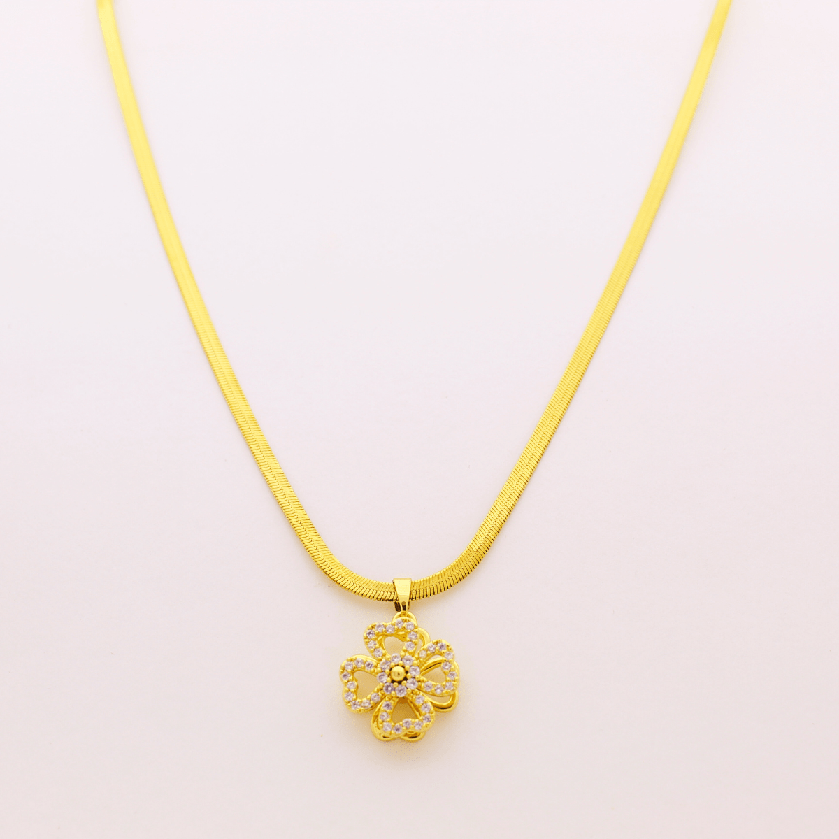 Heart Studded Floral Pendant Necklace1