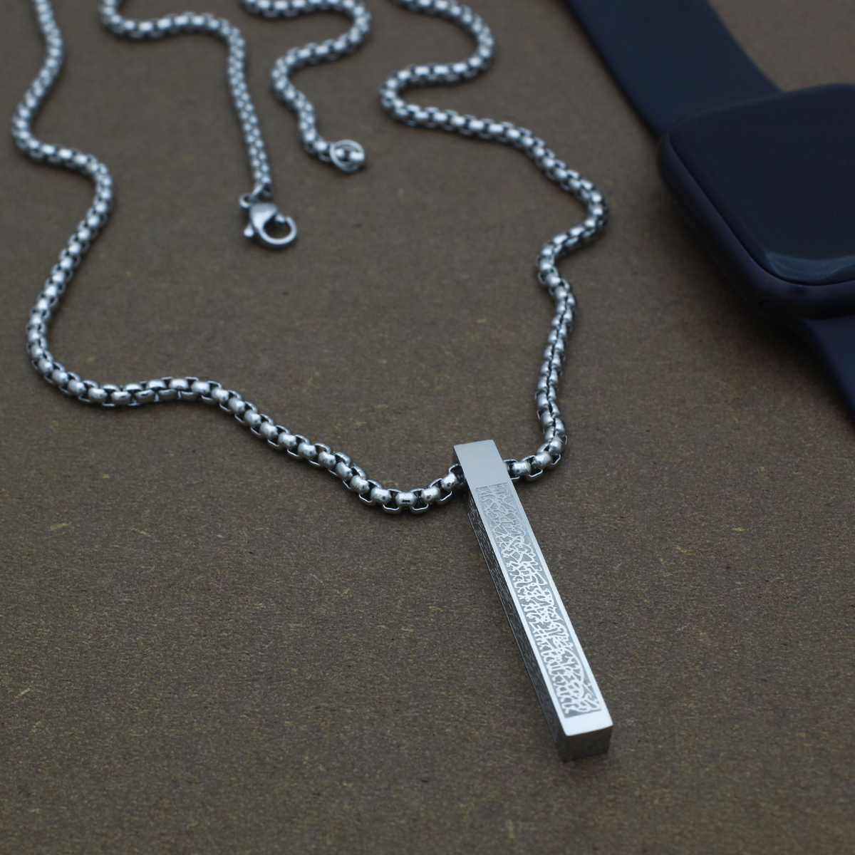 Men’s Box Chain Necklace with Textured Bar Pendant