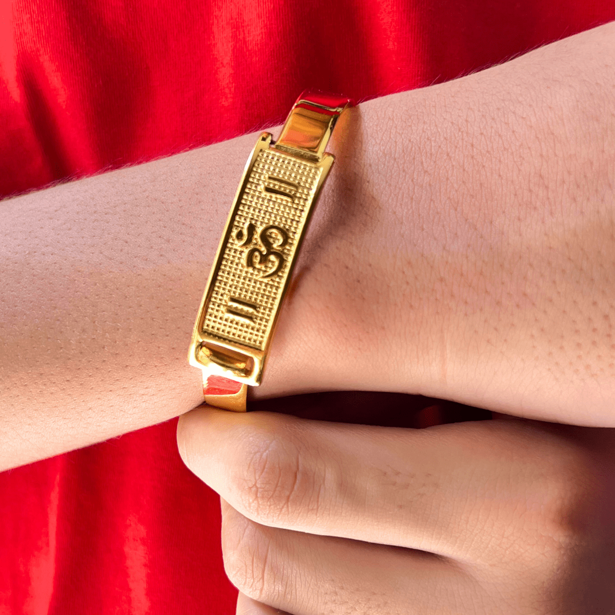Om Engraved Men’s Kada