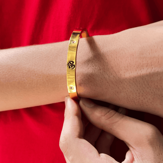 Om Kada for Men with Stones